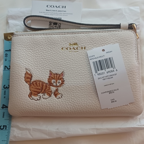 NWT Coach Corner Zip Wristlet Dancing Kitten Cat Chalk Pebble Leather SOLD OUT - Picture 4 of 5